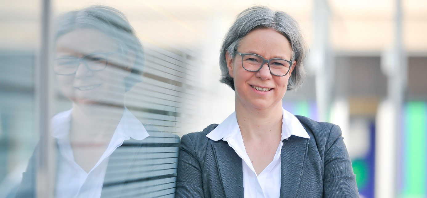 Porträt von Professorin Marianne Saam