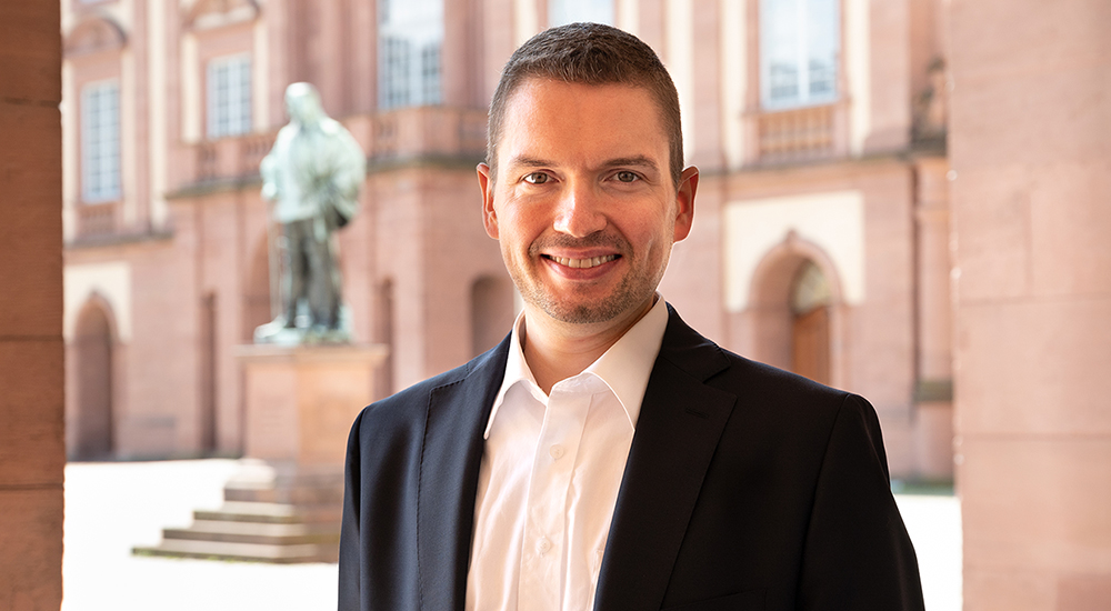 Foto von Professor Dr. Florian Kraus