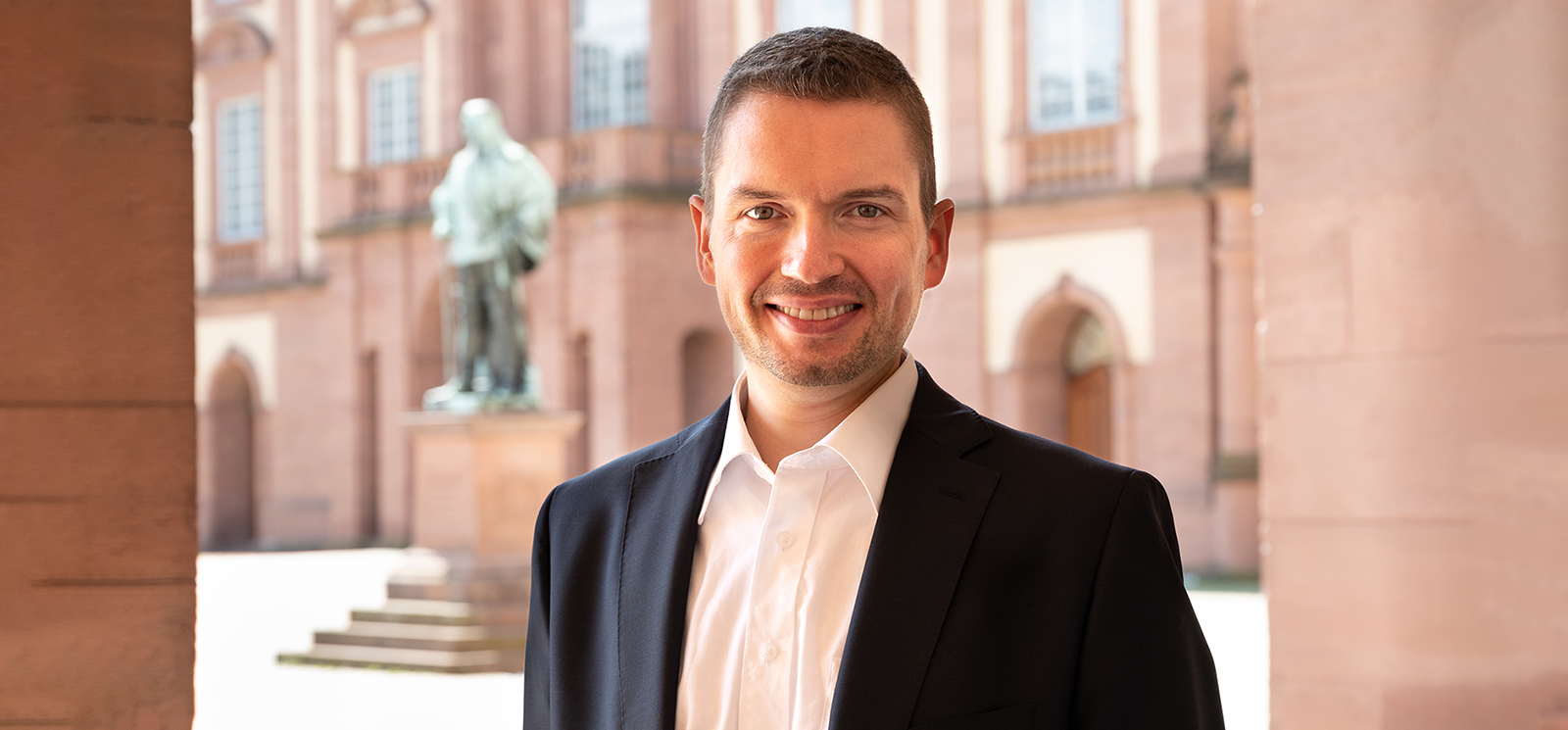 Foto von Professor Dr. Florian Kraus
